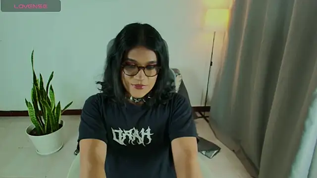 Snapshot of succubus_Vitta chatting on 04-21-26, 11:22 succubus Vitta online show from 04-21-26, 11:22