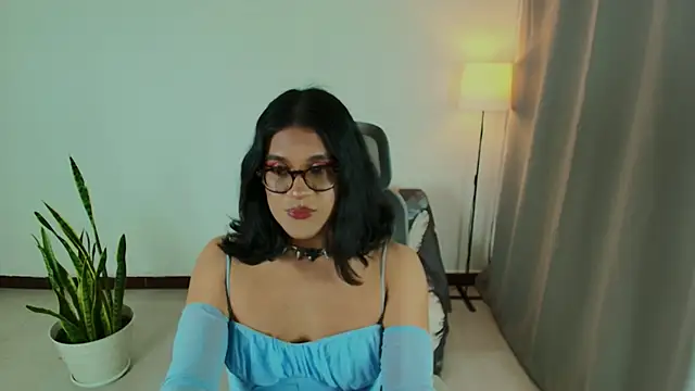 Snapshot of succubus_Vitta chatting on 06-07-26, 02:50 succubus Vitta online show from 06-07-26, 02:50