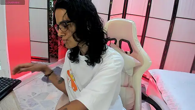 Julianne 7 online show from 02-24-26, 09:04