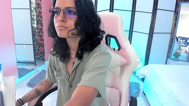 Julianne 7 online show from 02-23-26, 08:53