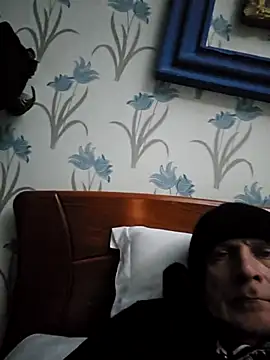 Snapshot of sk8brd_snwbrd_no_snitch chatting on 02-20-26, 10:44 sk8brd snwbrd no snitch online show from 02-20-26, 10:44