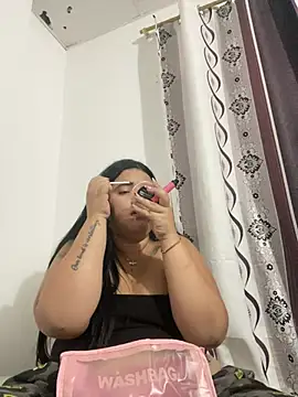 Snapshot of Isaval1007 chatting on 02-12-26, 01:27 Isaval1007 online show from 02-12-26, 01:27