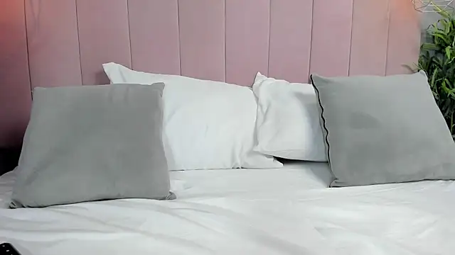 Snapshot of MartinaGrace chatting on 02-28-26, 11:59 MartinaGrace online show from 02-28-26, 11:59