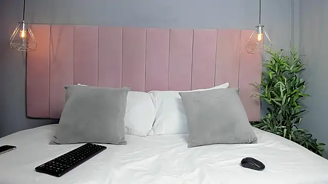 Snapshot of MartinaGrace chatting on 02-26-26, 06:30 MartinaGrace online show from 02-26-26, 06:30