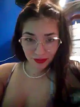 Snapshot of Luna33- chatting on 02-15-26, 07:35 Luna33- online show from 02-15-26, 07:35