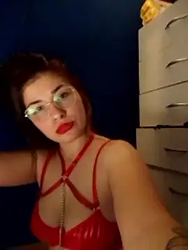 Snapshot of Luna33- chatting on 02-18-26, 03:48 Luna33- online show from 02-18-26, 03:48