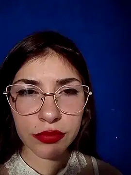 Snapshot of Luna33- chatting on 02-13-26, 02:33 Luna33- online show from 02-13-26, 02:33