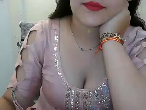 Snapshot of _chitranshi chatting on 08-04-26, 06:18 chitranshi online show from 08-04-26, 06:18
