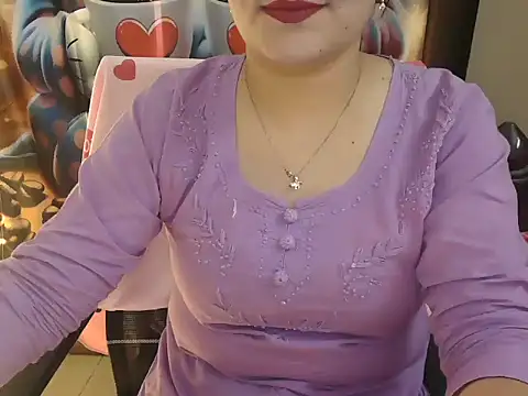 Snapshot of _chitranshi chatting on 04-29-26, 06:17 chitranshi online show from 04-29-26, 06:17