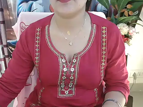 Snapshot of _chitranshi chatting on 05-04-26, 05:00 chitranshi online show from 05-04-26, 05:00