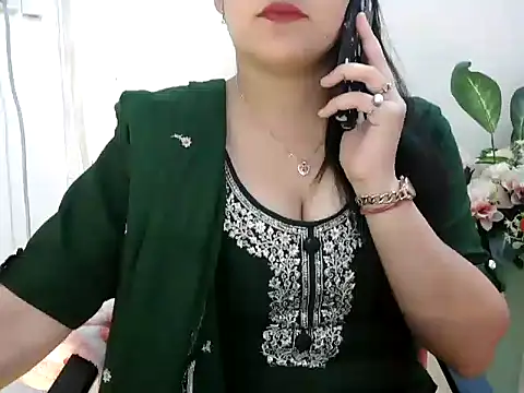 Snapshot of _chitranshi chatting on 06-23-26, 05:27 chitranshi online show from 06-23-26, 05:27