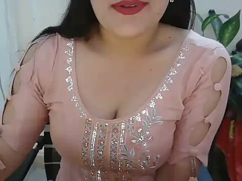 Snapshot of _chitranshi chatting on 06-08-26, 05:19 chitranshi online show from 06-08-26, 05:19