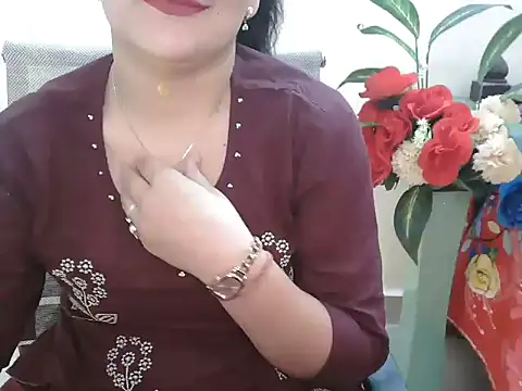 Snapshot of _chitranshi chatting on 06-04-26, 06:18 chitranshi online show from 06-04-26, 06:18
