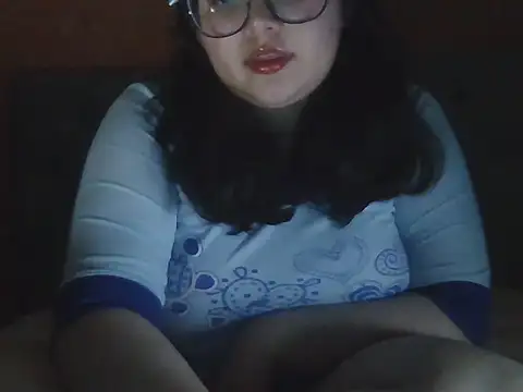 Snapshot of DearestKittyKat chatting on 02-14-26, 08:14 DearestKittyKat online show from 02-14-26, 08:14