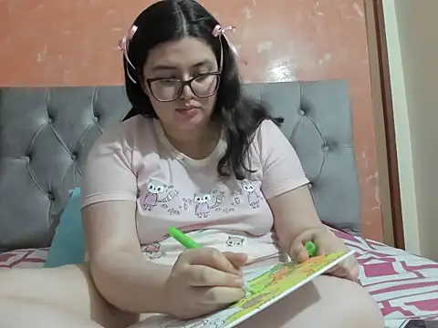 Snapshot of DearestKittyKat chatting on 02-21-26, 04:58 DearestKittyKat online show from 02-21-26, 04:58