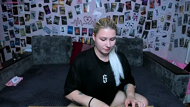 Snapshot of x_Ulya1cutex chatting on 05-09-26, 05:38 x Ulya1cutex online show from 05-09-26, 05:38