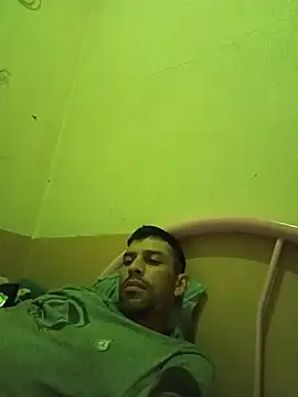 Snapshot of segnini21 chatting on 05-18-26, 04:07 segnini21 online show from 05-18-26, 04:07
