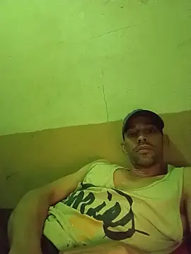 Snapshot of segnini21 chatting on 05-25-26, 01:27 segnini21 online show from 05-25-26, 01:27