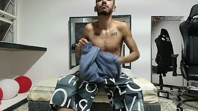 Snapshot of Noah-JONES chatting on 02-18-26, 03:48 Noah-JONES online show from 02-18-26, 03:48