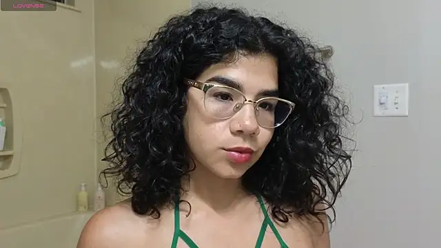 Snapshot of xxsexxymamixx chatting on 05-16-26, 02:43 xxsexxymamixx online show from 05-16-26, 02:43
