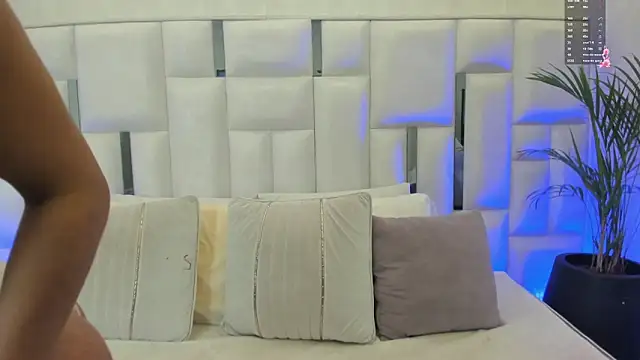 Nylaharris online show from 03-27-26, 04:32