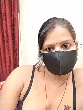 Snapshot of ankita077 chatting on 06-08-26, 04:13 ankita077 online show from 06-08-26, 04:13