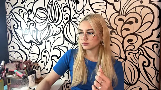 Snapshot of Kat_Catherine chatting on 02-27-26, 11:32 Kat Catherine online show from 02-27-26, 11:32