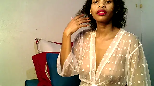 Snapshot of Mabelle_Eveline chatting on 04-27-26, 09:29 Mabelle Eveline online show from 04-27-26, 09:29