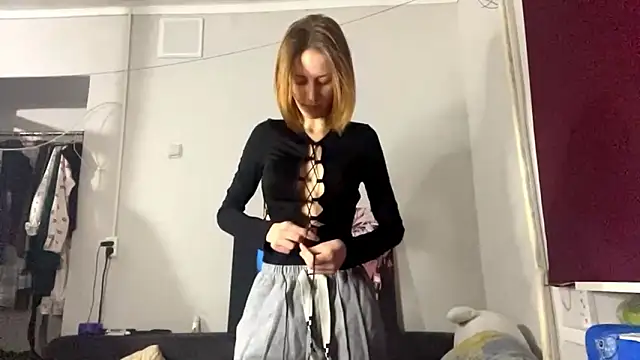 Sweety Burger online show from 02-11-26, 04:18