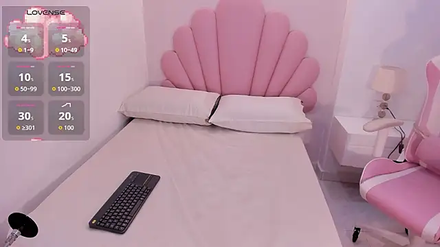 Snapshot of iris_cuteface chatting on 02-15-26, 11:53 iris cuteface online show from 02-15-26, 11:53