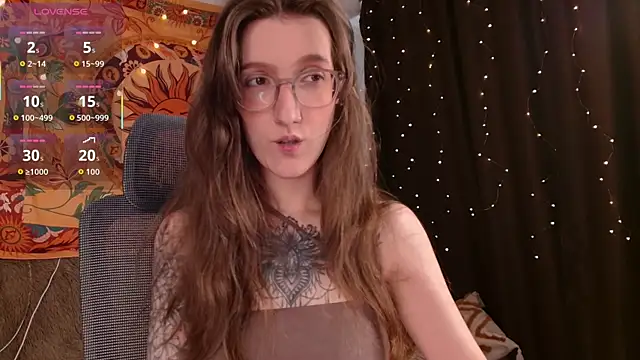 lolami  online show from 04-17-26, 07:11