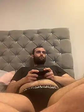 Snapshot of Mr_Findom chatting on 03-25-26, 03:06 Mr Findom online show from 03-25-26, 03:06