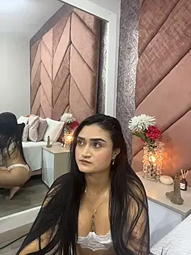 Snapshot of Sunny_Linn chatting on 03-23-26, 10:37 Sunny Linn online show from 03-23-26, 10:37