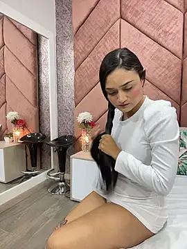 Snapshot of Sunny_Linn chatting on 04-20-26, 11:46 Sunny Linn online show from 04-20-26, 11:46