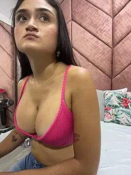 Snapshot of Sunny_Linn chatting on 04-16-26, 04:52 Sunny Linn online show from 04-16-26, 04:52