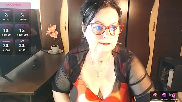 Snapshot of exiMIlf chatting on 05-31-26, 11:05 exiMIlf online show from 05-31-26, 11:05