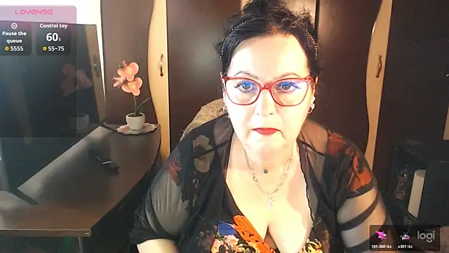 Snapshot of exiMIlf chatting on 05-22-26, 12:47 exiMIlf online show from 05-22-26, 12:47