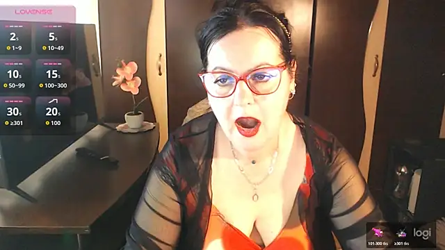 Snapshot of exiMIlf chatting on 05-23-26, 11:53 exiMIlf online show from 05-23-26, 11:53