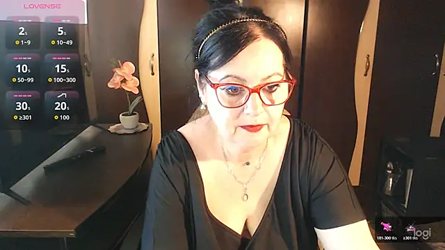Snapshot of exiMIlf chatting on 04-27-26, 12:03 exiMIlf online show from 04-27-26, 12:03