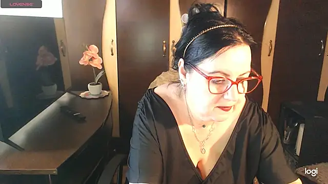 exiMIlf online show from 04-17-26, 01:25