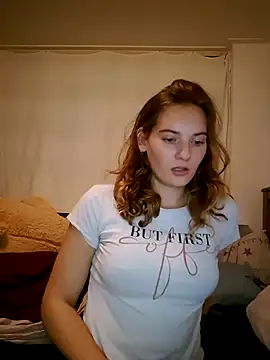 sweetsophie69 online show from 03-10-26, 06:12