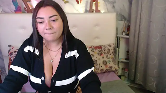 Nicolelewllss online show from 03-02-26, 10:11