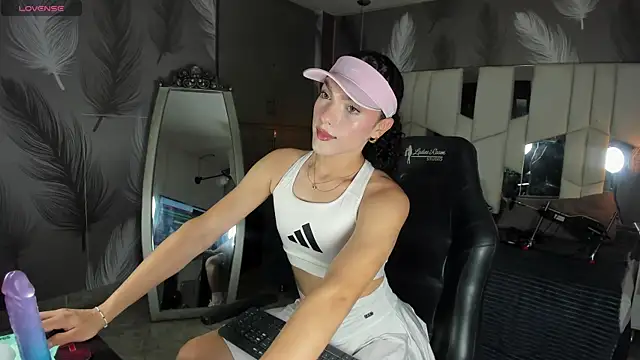Snapshot of Veronica_hottie chatting on 05-31-26, 10:43 Veronica hottie online show from 05-31-26, 10:43