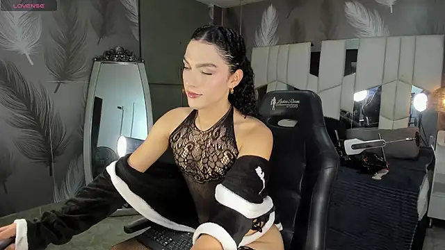 Snapshot of Veronica_hottie chatting on 05-16-26, 08:19 Veronica hottie online show from 05-16-26, 08:19