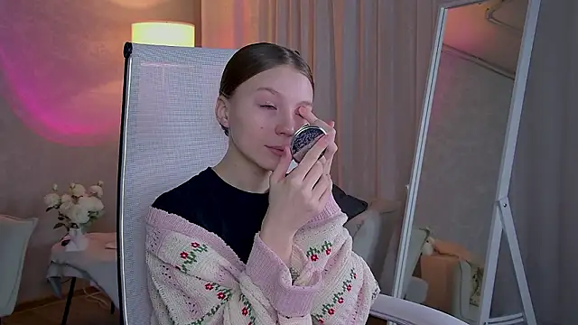 ElliFrankenweenie online show from 03-06-26, 06:30