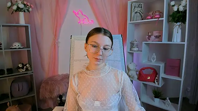 ElliFrankenweenie online show from 03-07-26, 06:20