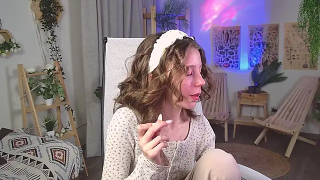 ElliFrankenweenie online show from 04-13-26, 06:17