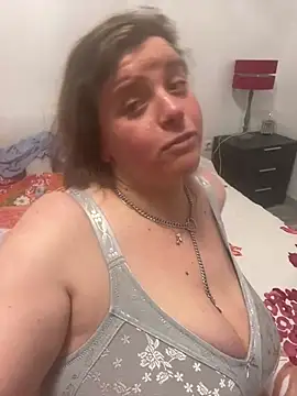 Snapshot of Laura-Loveyou chatting on 02-16-26, 03:10 Laura-Loveyou online show from 02-16-26, 03:10