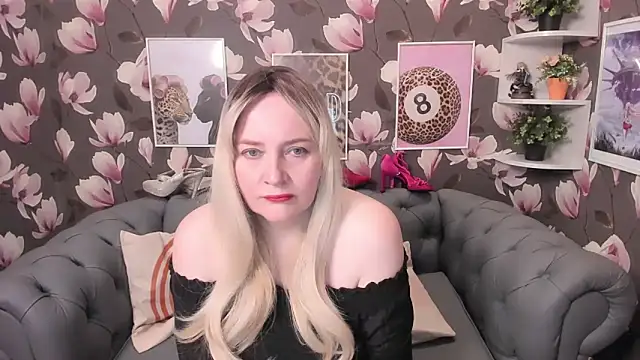 Snapshot of Victoria_Notti chatting on 04-30-26, 11:17 Victoria Notti online show from 04-30-26, 11:17
