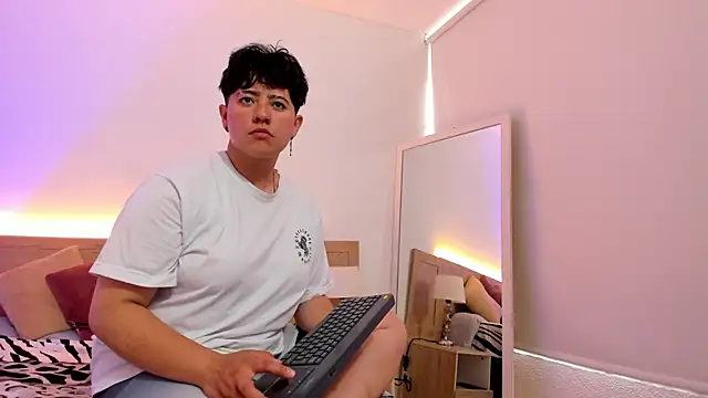 Gaia n Nix online show from 02-13-26, 08:09